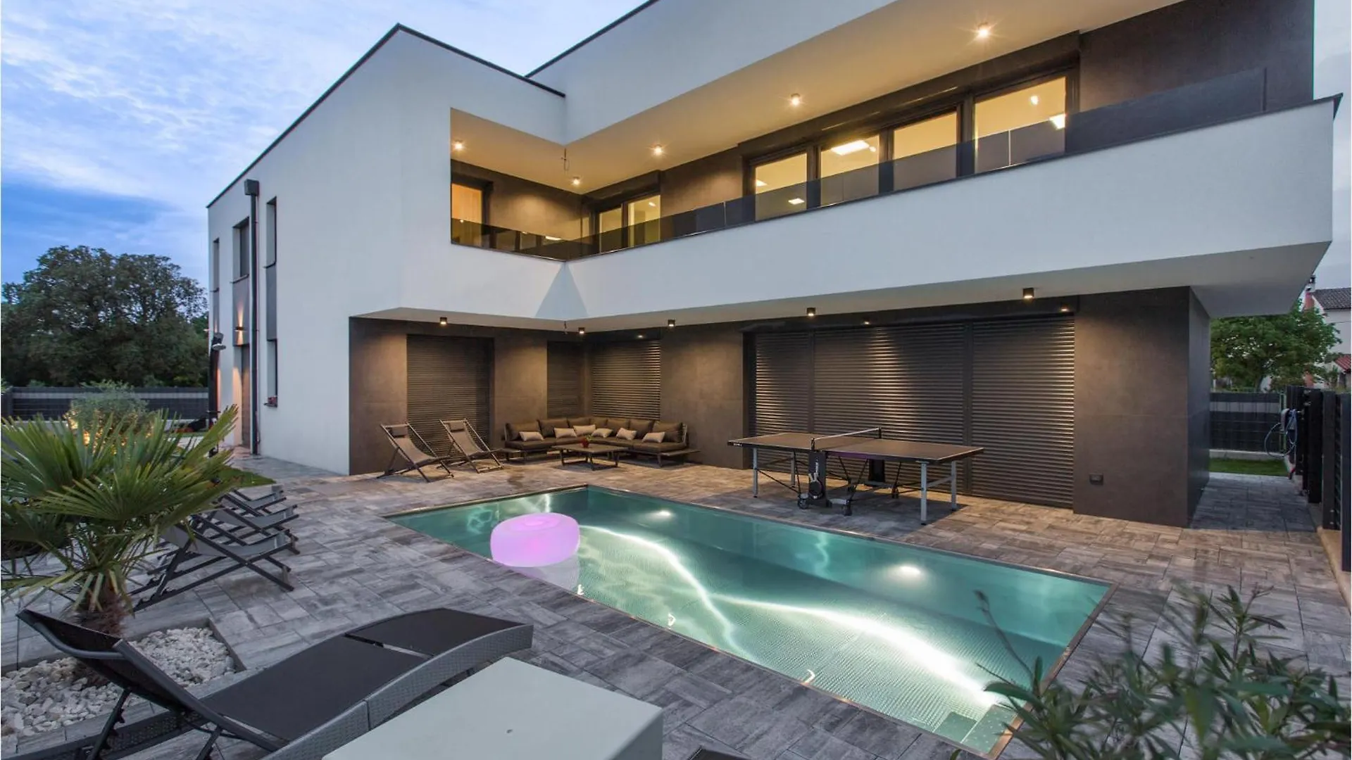 3 Bedroom Amazing Home In Valbandon