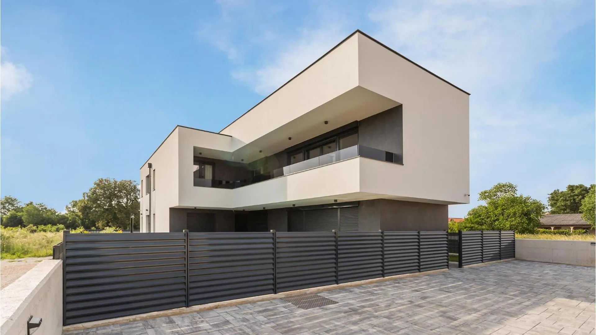 3 Bedroom Amazing Home In Valbandon Holiday home